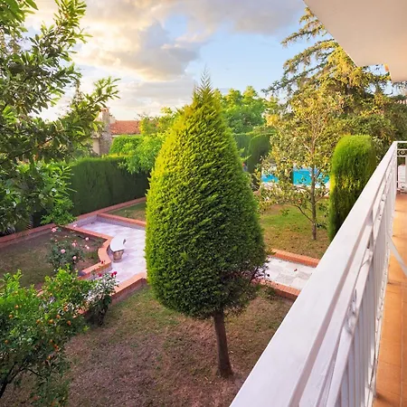 Granada Garden Deluxe Villa *